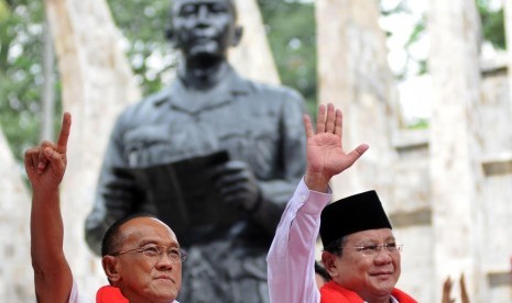 Prabowo Subianto (kanan) dan Aburizal Bakrie (Ical) 