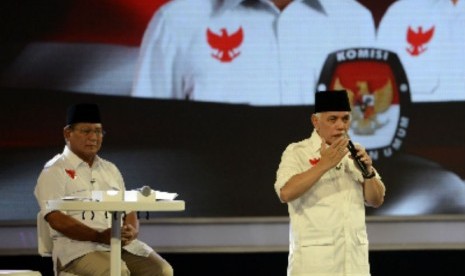 Prabowo Subianto (kiri) dan Hatta Rajasa (kanan) 