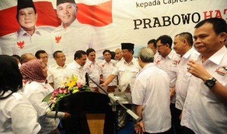 Prabowo Subianto menerima dukungan anggota Fraksi Demokrat DPR di Jakarta, Senin (16/6).