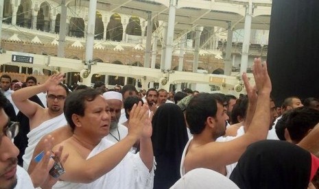 Prabowo Subianto menunaikan ibadah haji