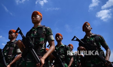 Prajurit Paskhas TNI AU mengikuti Apel Patroli Skala Besar TNI-Polri di JIExpo, Kemayoran, Jakarta Pusat, Ahad (14/4/2019).