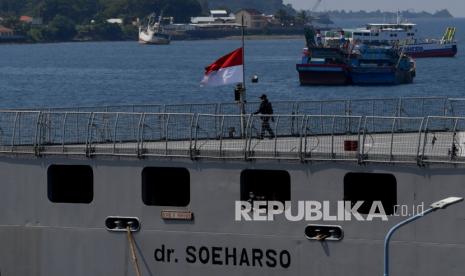 TNI AL Kibarkan Bendera Merah Putih Setengah Tiang | Republika Online