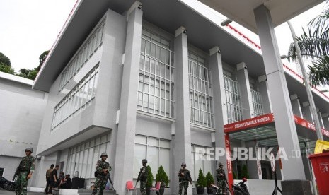 Halaman Kantor Bank Indonesia (BI) Perwakilan Papua di Kota Jayapura, Papua, Ahad (1/9/2019). Kantor Perwakilan (KPw) Bank Indonesia (BI) Provinsi Papua memberikan beasiswa kepada empat perguruan tinggi pada wilayah kerjanya. Ini dilakukan guna mendukung peningkatan kualitas Sumber Daya Manusia (SDM) di Bumi Cenderawasih.