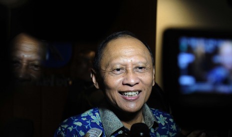 Pramono Edhie Wibowo berbicara kepada media saat akan mengikuti sesi pra konvensi dengan anggota Komite Konvensi Calon Presiden Partai Demokrat