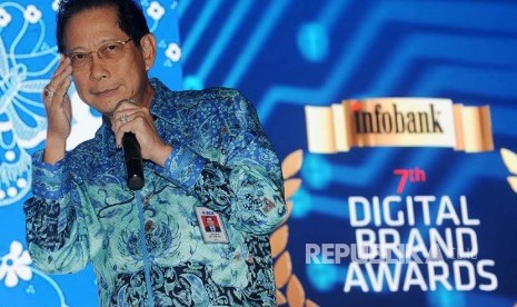 Presdir BCA Jahja Setiaatmadja memberikan presentasi pada seminar sekaligus pemberian Digital Brand Awards 2018 di Jakarta, Rabu (25/4). Pada seminar tersebut Jahja Setiatmadja menyampaikan bagaimana teknologi digital dapat mempermudah hampir seluruh pemenuhan kebutuhan masyarakat dalam berbagai bidang.