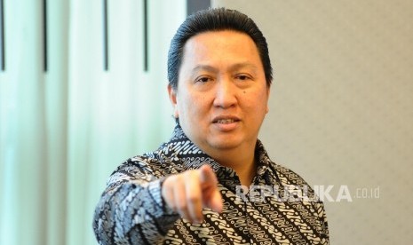 Presdir PT Adaro Energy Garibaldi Thohir berbicara saat mengelar konferensi pers di Jakarta, Selasa (24\1).