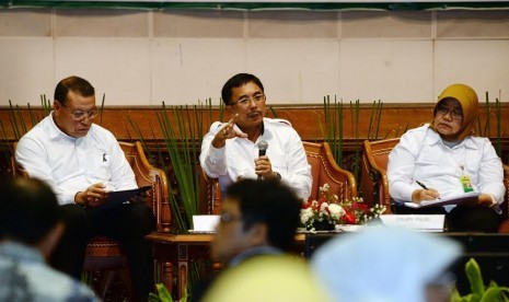 Presentasi Adipura oleh wali kota Balikpapan.