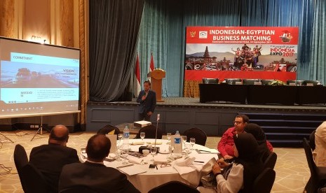 Presentasi Profil Perusahan oleh Eko Budiaso, Manager Grease & Specialty Products PT Pertamina Lubricants saat Indonesia – Egyptian Business Matching Indonesia Expo 2017