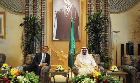  Presiden AS Barack Obama (kiri) dan Raja Arab Saudi, Abdullah bin Abdul Azis (kanan).