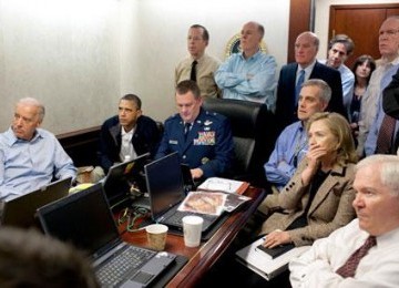 Presiden AS Barack Obama saat menyaksikan detik-detik penyerangan persembunyian Osama bin Laden