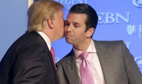 Presiden AS Donald Trump dan putranya Donald Trump Jr.