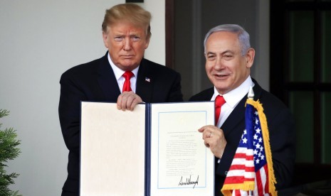 Israel Segera Bangun Permukiman Baru di Dataran Tinggi Golan. Presiden AS, Donald Trump menandatangani dokumen pengakuan atas Dataran Tinggi Golan merupakan wilayah Israel.