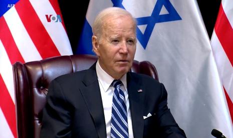 Presiden AS, Joe Biden, mengatakan pada hari Senin (23/10/2023) bahwa diskusi apa pun mengenai gencatan senjata di Gaza hanya dapat terjadi jika Hamas membebaskan semua sandera.