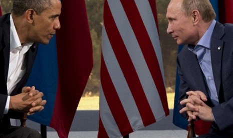 Presiden Barack Obama meet with Russian President Vladimir Putin in Enniskillen, Northern Ireland on June 17, 2013. (file photo)