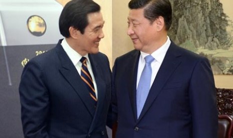 Presiden Cina Xi Jinping dan Presiden Taiwan Ma Ying Jeou.