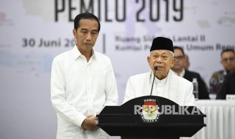 Presiden dan Wakil Presiden terpilih periode 2019-2024, Joko Widodo (kiri) dan KH Ma'ruf Amin