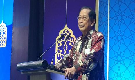   Presiden Direktur BCA Jahja Setiaatmadja saat menghadiri acara BCA Capital Market Community Iftar Gathering dan Economy Outlook 2022 di The Langham, Jakarta (25/02).