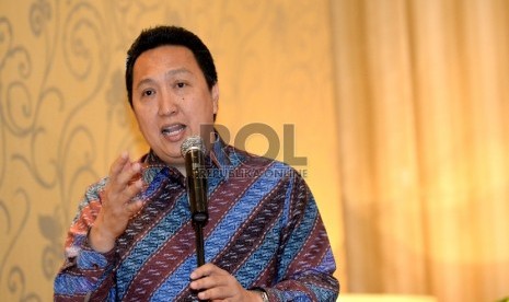 Presiden Direktur PT Adaro Energy Tbk Garibaldi Thohir memberikan paparan usai penandatanganan nota kesepahaman kerjasama antara Pertamina dengan Adaro terkait ketahanan energi nasional di Jakarta, Jumat (11/9). 