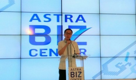 Presiden Direktur PT Astra International Tbk Prijono Sugiarto meresmikan Astra Biz Center di BSD, Tangerang, Senin (14/8).