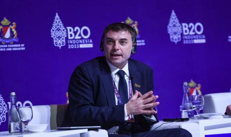 Presiden Direktur PT HM Sampoerna Tbk Vassilis Gkatzelis turut hadir dalam Konferensi Tingkat Tinggi B20 (B20 Summit) Indonesia di Bali, Ahad (13/11/2022). Bersama para panelis lainnya, Vassilis menyampaikan pandangannya pada sesi Membangun Ketahanan Rantai Pasok Nasional dan Regional untuk Mencegah Disrupsi Perdagangan dengan penekanan pada pentingnya inklusivitas UMKM dalam rantai pasok global sebagai salah satu kontributor dalam perekonomian.