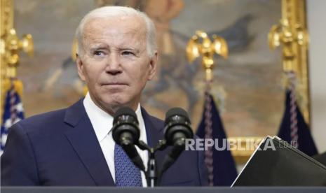 Presiden Joe Biden dukung pembaruan aturan larangan senjata serbu, pasca penembakkan massal di California