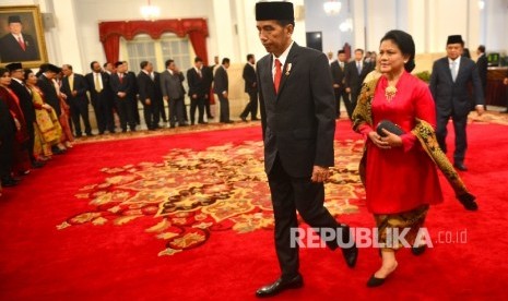 Presiden Joko Widodo bersama Ibu Iriana.