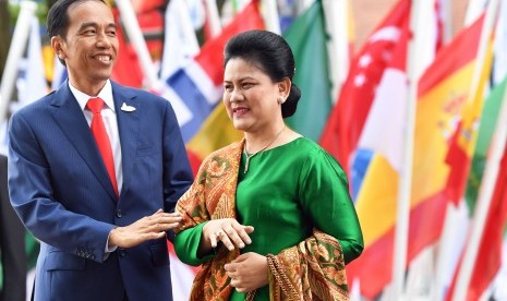 Presiden Joko Widodo bersama Ibu Negara Iriana 