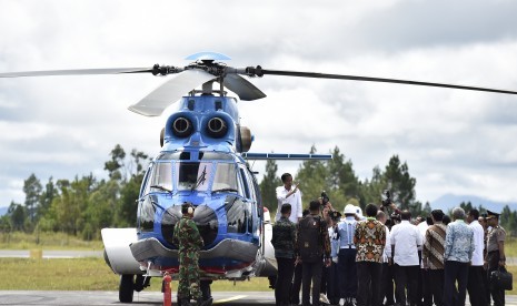 Presiden Joko Widodo bersiap memasuki Heli Super Puma / Ilustrasi 