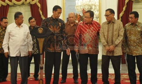 Presiden Joko Widodo bersiap mengumumkan paket kebijakan ekonomi pemerintah di Istana Negara, Jakarta, Rabu (9/9).Republika/Edwin Dwi Putranto