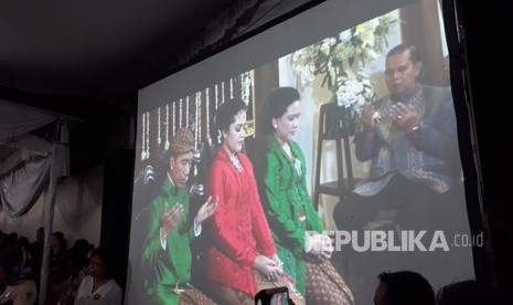 Presiden Joko widodo dan keluarga melakukan proses midodareni. Selasa (7/11).