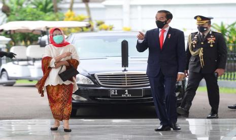 Presiden Joko Widodo (Jokowi) beserta Ibu Negara Iriana di Istana Kepresidenan Bogor, Jawa Barat, Selasa (20/10) sore WIB.