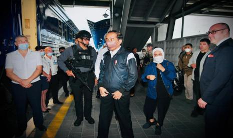 Presiden Joko Widodo (Jokowi) dan Iriana tiba di Kyiv, Ukraina.