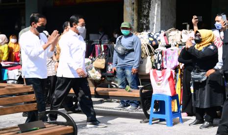 Presiden Joko Widodo (Jokowi) di Malioboro, Kota Yogyakarta, Sabtu (9/10).