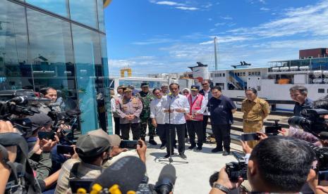 Presiden Joko Widodo (Jokowi) memerintahkan Kapolri Jenderal Listyo Sigit Prabowo menambah aparat keamanan di daerah rawan pada arus mudik 2023.