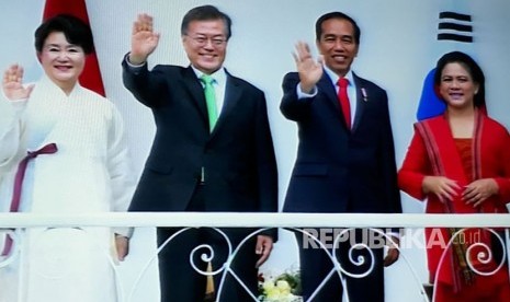 President Joko Widodo (Jokowi) welcomed state visit of South Korean counterpart, Moon Jae-In at Bogor Palace on Thursday (November 9).