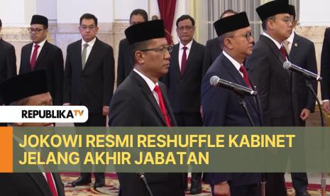 Presiden Joko Widodo (Jokowi) resmi melantik tujuh orang pembantunya di Kabinet Indonesia Maju, di Istana Negara, Senin (19/8/2024). Ketujuh orang tersebut terdiri dari tiga menteri, satu wakil menteri, dua kepala badan, dan satu kepala Kantor Komunikasi Kepresidenan.