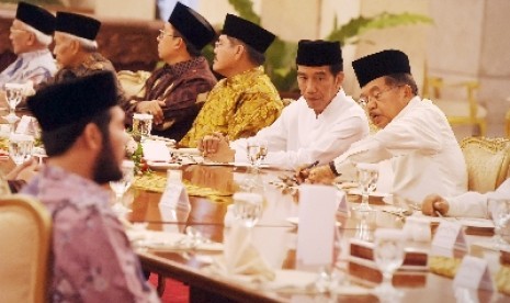 Presiden Joko Widodo (kedua kanan).