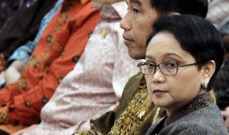 Retno L. P. Marsudi (r) 