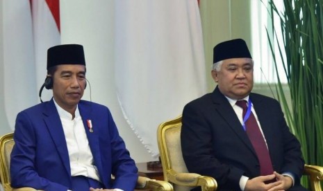 Presiden Joko Widodo (kiri) bersama Din Syamsuddin (kanan)