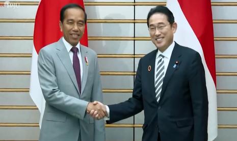 Presiden Joko Widodo melakukan pertemuan bilateral dengan Perdana Menteri (PM) Jepang Fumio Kishida