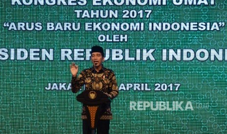 When giving a remark in the opening of Muslim Economic Congress (KEU) held by Indonesian Council of Ulema (MUI) on Saturday (April 22), President Jokowi talked about the targets given to the ministers. He said the ministers could be dismissed when they could not achieve the targets. 