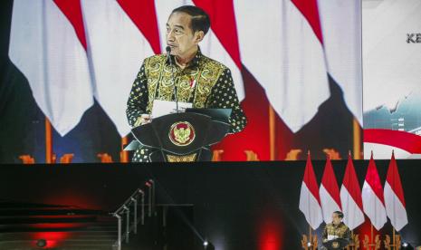 Presiden Joko Widodo memberikan sambutan dalam pembukaan Rakornas Kepala Daerah dan Forkopimda 2023 di SICC, Sentul, Kabupaten Bogor, Jawa Barat, Selasa (17/1/2023). Dalam Rakornas Kepala Daerah dan Forkopimda 2023 yang diikuti oleh 4.545 peserta tersebut mengambil tema ?Penguatan Pertumbuhan Ekonomi dan Pengendalian Inflasi. 