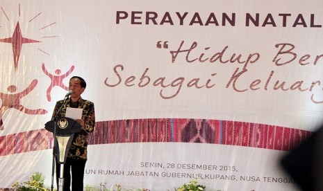 Presiden Joko Widodo memberikan sambutan dan ucapan Natal bagi umat Kristiani saat menghadiri perayaan Natal Bersama Nasional di Kupang, NTT, Senin (28/12).