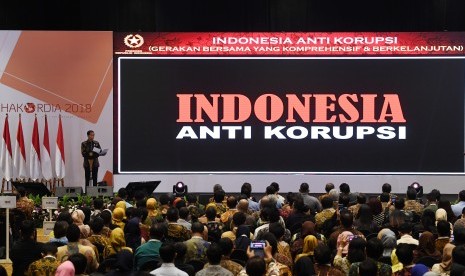 Presiden Joko Widodo memberikan sambutan ketika membuka peringatan Hari Anti Korupsi Dunia (Hakordia) 2018 di Jakarta, Selasa (4/12/2018). 