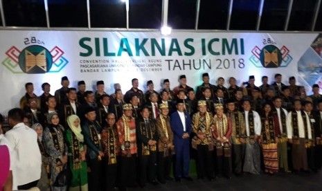 Presiden Joko Widodo membuka Silaknas ICMI di Bandar Lampung, Lampung, Kamis (6/12). 