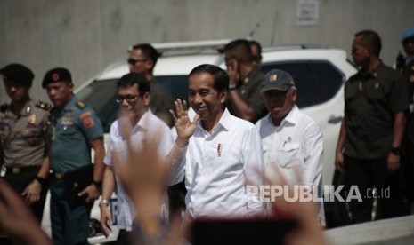 Presiden Joko Widodo meninjau terowongan (underpass) Yogyakarta International Airport (YIA), Temon, Kulonprogo, DI Yogyakarta, Jumat (31/1/2020).