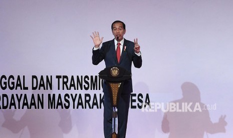 Presiden Joko Widodo menyampaikan arahan saat Pembukaan Rapat Koordinasi Nasional Pembinaan Penyelenggaraan Pemerintahan Desa, Pusat dan Daerah Tahun 2018 di Jakarta, Senin (14/5).