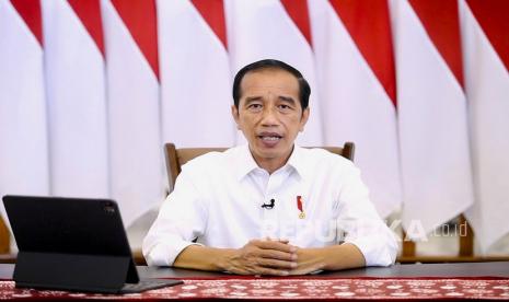 Presiden Joko Widodo menyampaikan keterangan terkait cuti bersama Idul Fitri 1443 Hijriah di Istana Bogor, Jawa Barat, Rabu (6/4/2022). Pemerintah menetapkan libur nasional Idul Fitri 1443 H yaitu 2-3 Mei 2022, serta cuti bersama Idul Fitri pada 29 April serta 4-6 Mei 2022.