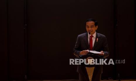 Presiden Joko Widodo menyampaikan Presidential Lecture (kuliah Umum) pada puncak Dies Natalies ke-67 Universitas Katolik Parahyangan (Unpar) di Auditorium Gedung Pusat Pembelajaran Arntz-Geise (PPAG) Unpar, Bandung, Jawa Barat, Senin (17/1/2022). Selain memberi kuliah umum yang mengangkat tema Pancasila Kekuatan Rakyat dan Keindahan Tradisi tersebut, Presiden Joko Widodo meresmikan gedung Pusat Pembelajaran Arntz-Geise (PPAG) kampus Unpar.