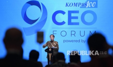 Presiden Joko Widodo menyampaikan sambutan pada Pembukaan Kompas100 CEO Forum Tahun 2018 di Jakarta, Selasa (27/11/2018).